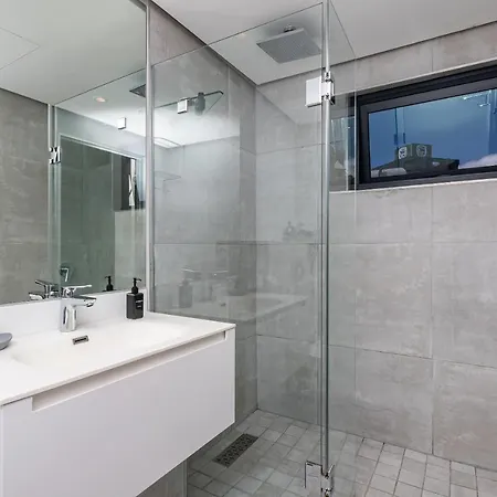 Beautiful Family Apartment With Amazing Views @ 16 On Bree Cape Town Exterior photo