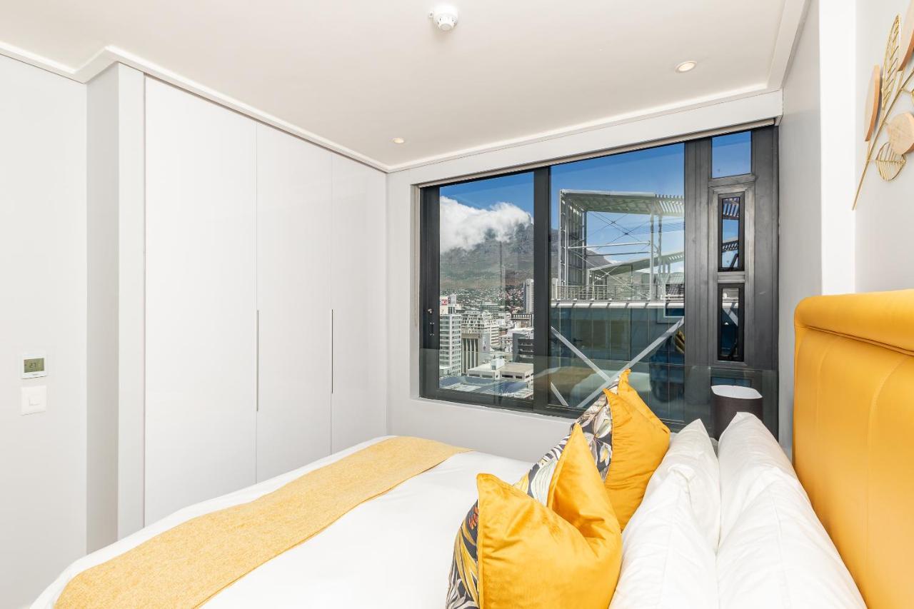 Apartment Beautiful Family With Amazing Views @ 16 On Bree Cape Town
