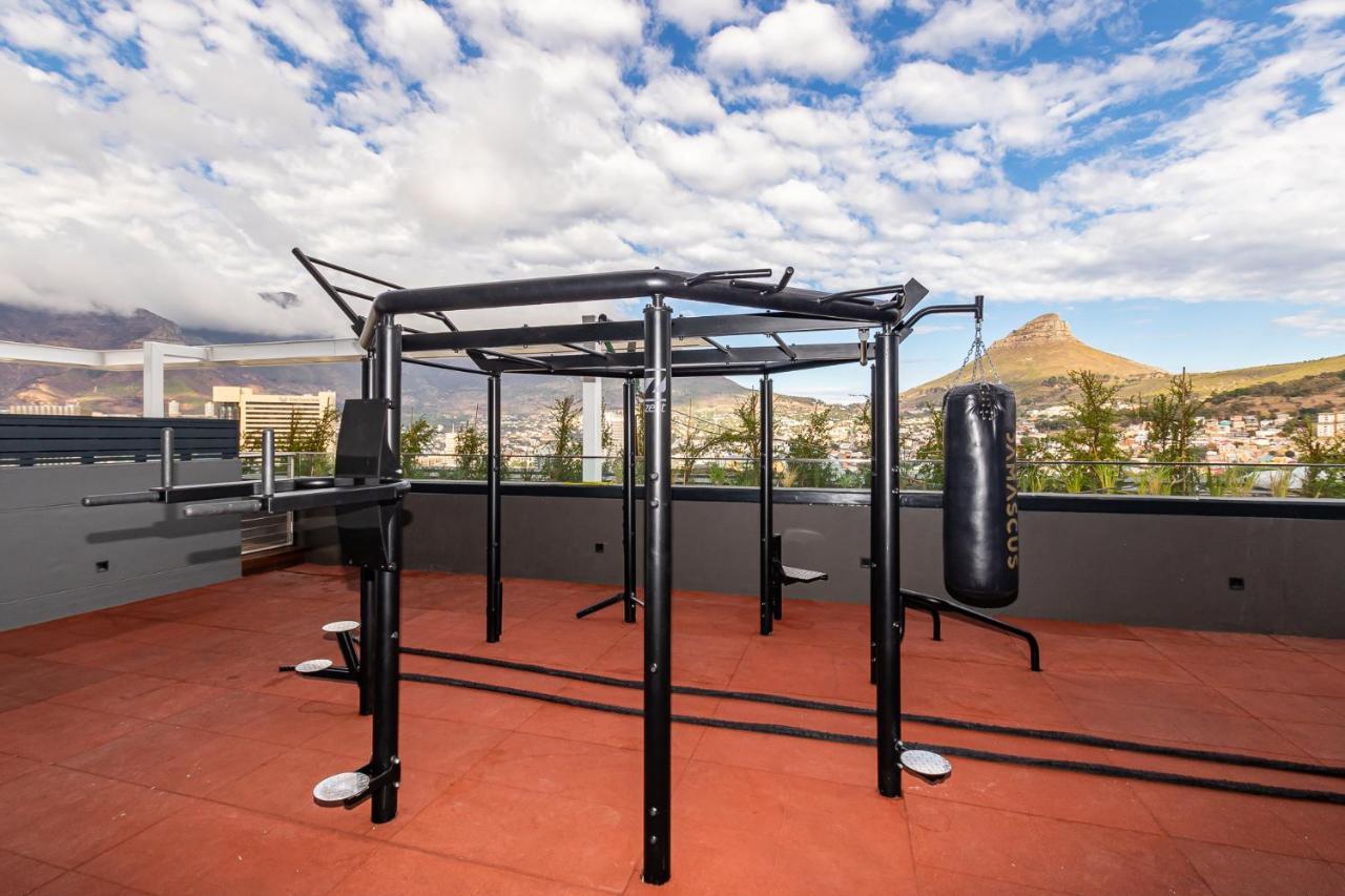 Apartment Beautiful Family With Amazing Views @ 16 On Bree Cape Town
