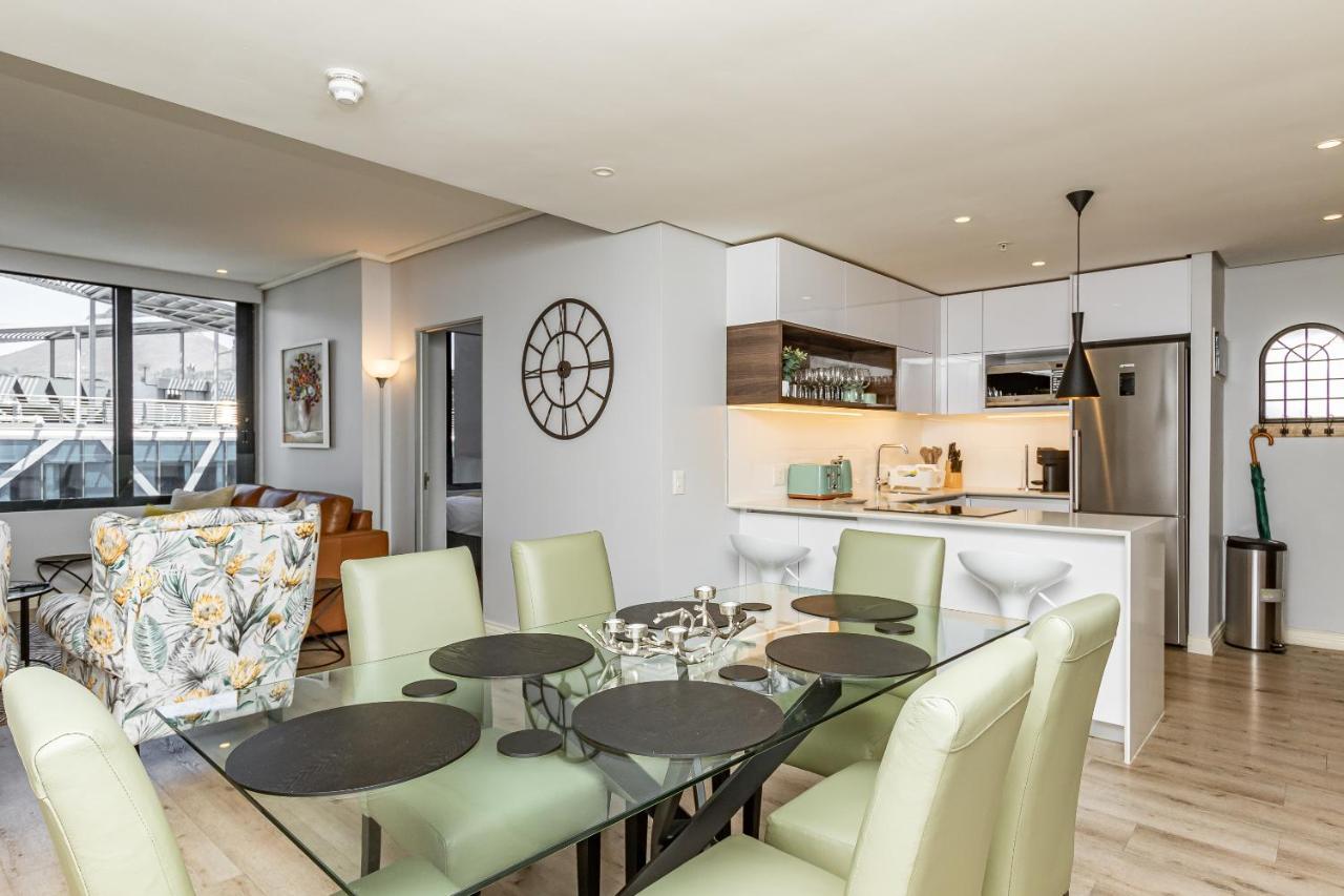 Apartment Beautiful Family With Amazing Views @ 16 On Bree *