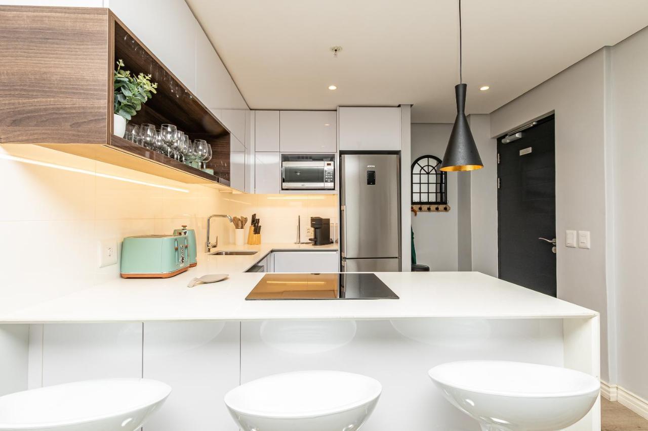 Apartment Beautiful Family With Amazing Views @ 16 On Bree Cape Town