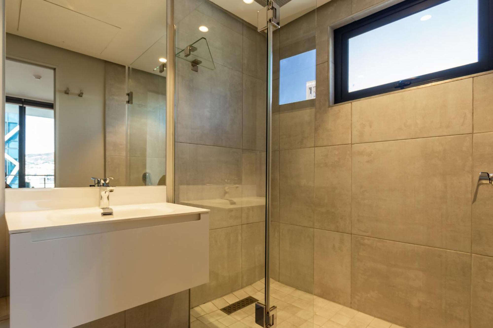 Apartment Beautiful Family With Amazing Views @ 16 On Bree